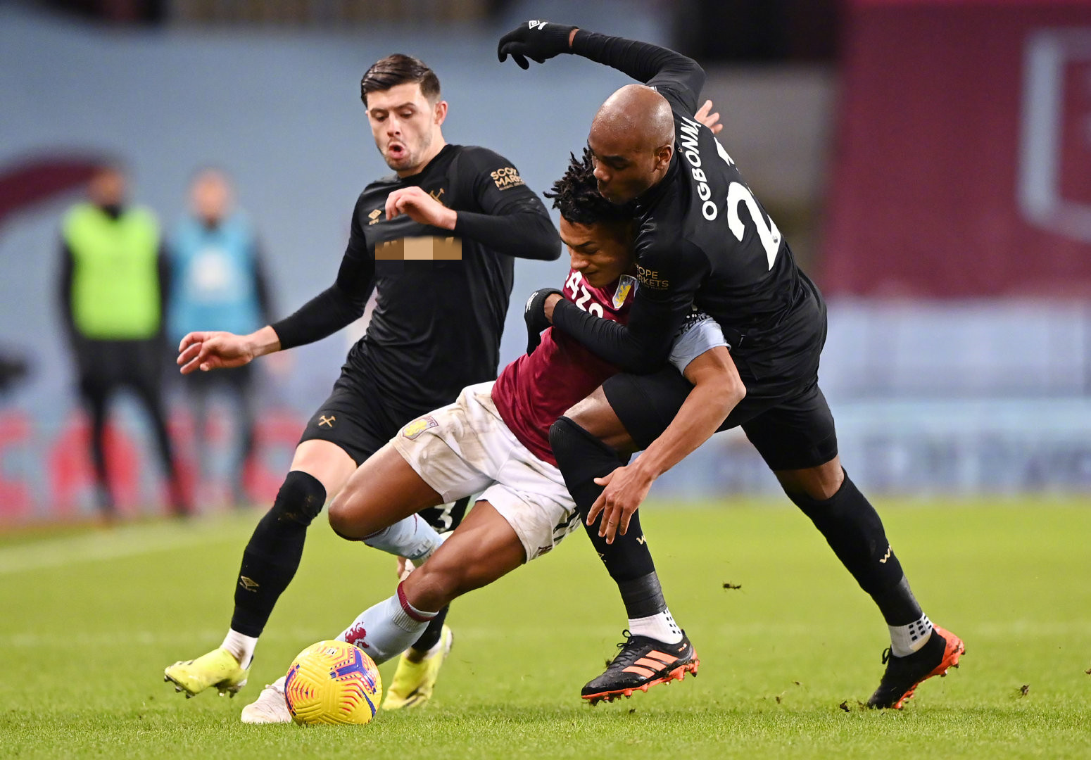 哈格里夫斯：新赛季埃基蒂克能轻松进20球，他有点像亨利.